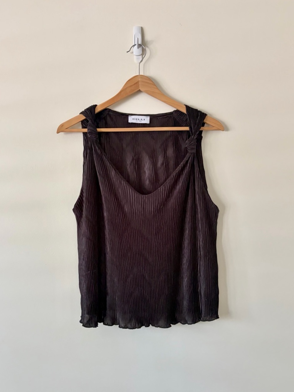 Gilli Black Pleated Knot-Shoulder Camisole